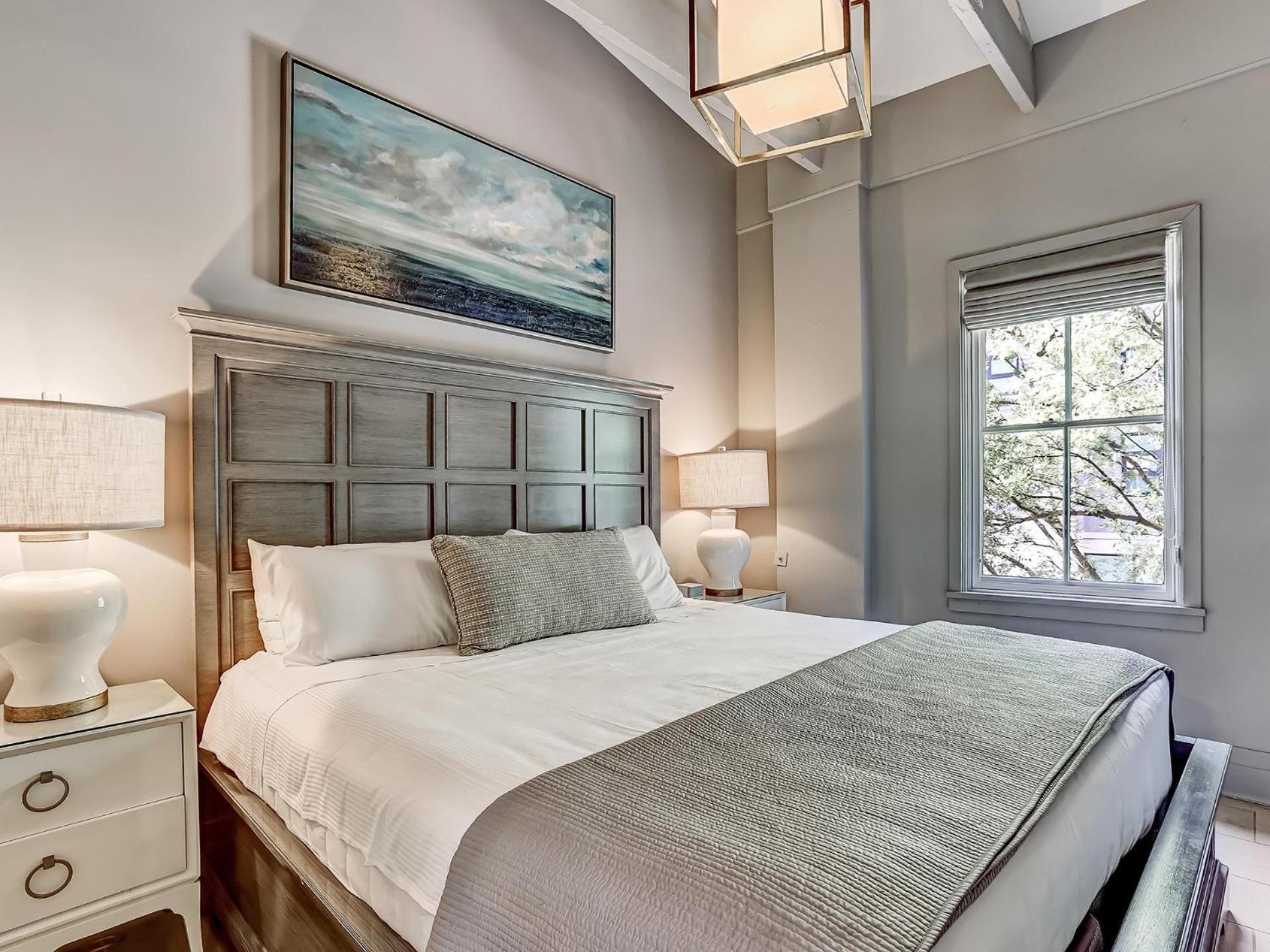 Parker's Collection - 6 Bedroom Apartment Savannah